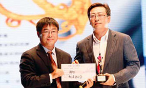 2012年朗姿公司參與粉紅絲帶活動，關(guān)注女性 健康，捐贈20萬元