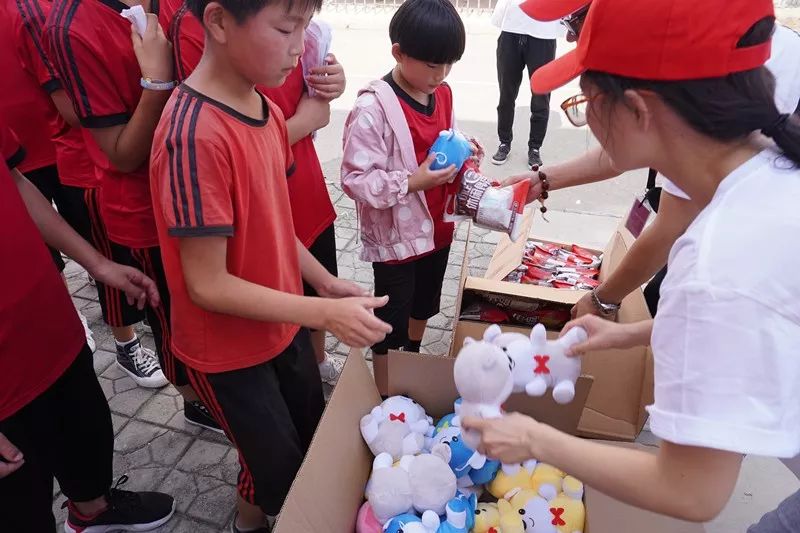 陽(yáng)光公益行 愛(ài)心悅童心——朗姿2019光明愛(ài)心公益行(圖17)